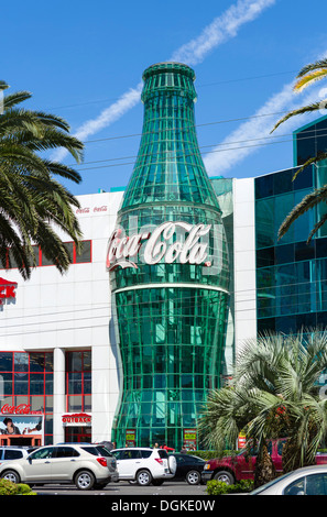 Giant Coca-Cola bottle on the front of the Showcase Mall, Las Vegas Boulevard South (The Strip), Las Vegas, Nevada, USA Stock Photo