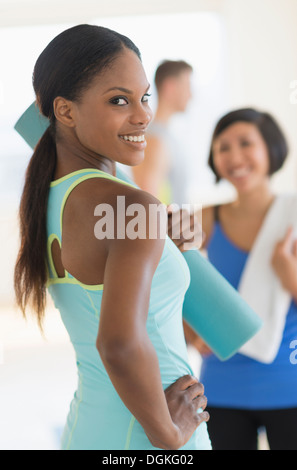  People socializing in gym Stock Photo - Alamy Bildidee 