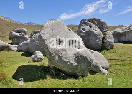 Limestone formation in the Castle Hill Limestone Rocks, Kura Tawhiti Conservation Area, Selwyn District, South Island Stock Photo
