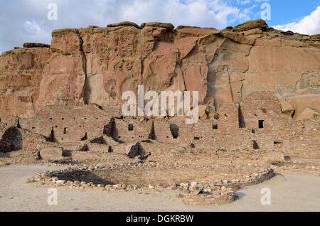 Historic Anasazi settlement Pueblo Bonito Great House 850 1250