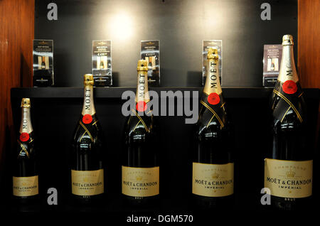 Moet & Chandon Imperial Champagne bottle label Stock Photo - Alamy