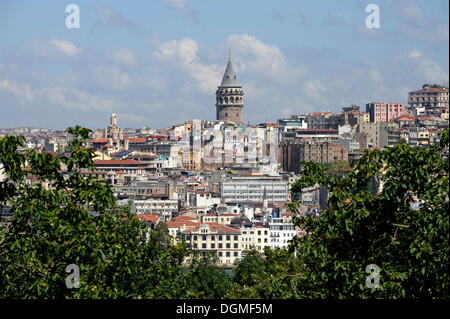 Panoramic viws from Topkapi Palace towards Galata Tower, Galata Kulesi, Beyoglu district, Istanbul, Turkey Stock Photo