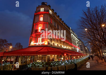Paris, France - Avenue des Champs-Elysees Stock Photo - Alamy
