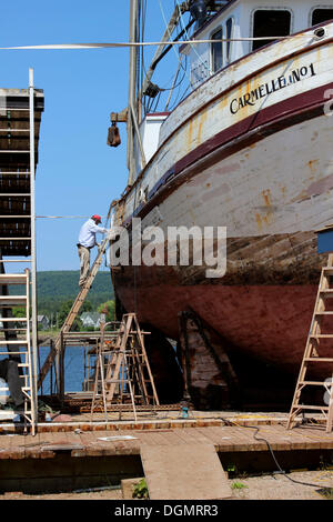 Trawler boat being repaired, shipyard, Annapolis, Maritime Provinces, Nova Scotia, Canada Stock Photo