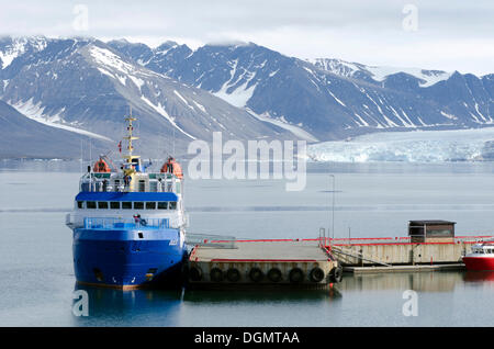 Small expedition cruise ship, MS Quest, Kongsfjorden, Ny-Ålesund, Spitsbergen Island, Svalbard Archipelago Stock Photo