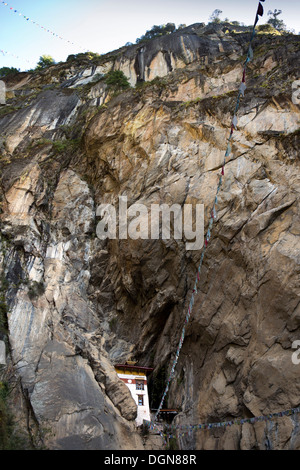 Bhutan, Paro valley, Taktsang Lhakang (Tiger's Nest) monastery, small Cliffside temple Stock Photo