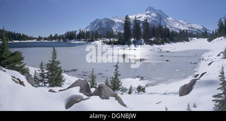 Russell Lake and Mount Jefferson in the Jeff Park area of the Mount Jefferson Wilderness. Stock Photo