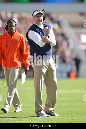 College Station, Texas, USA. 19th Oct, 2013. October 19, 2013: Auburn Tigers Head Coach Gus Malzahn on the field during the NCAA football game between the Auburn Tigers and the Texas A&M University Aggies at Kyle Field Stadium in College Station, Texas. Auburn wins against Texas A&M, 45-41. © csm/Alamy Live News Stock Photo