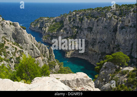 Calanque d'En-Vau, rocky bay, Calanques National Park, Cassis, Département Bouches-du-Rhône, Region Provence-Alpes-Côte Stock Photo