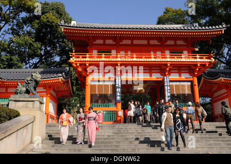 Entrance to the Maruyama park with women in kimonos and an original in samurai clothing, Kyoto, Japan, Asia Stock Photo