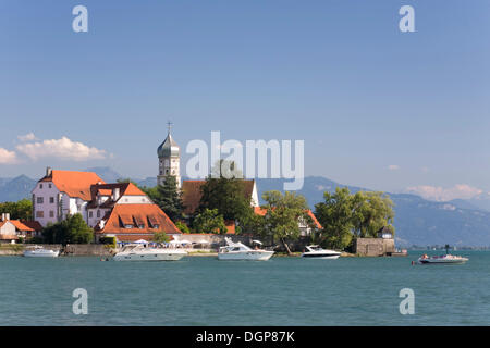 Church of St. George and the castle on the peninsula near Wasserburg, Lake Constance, Bavaria Stock Photo