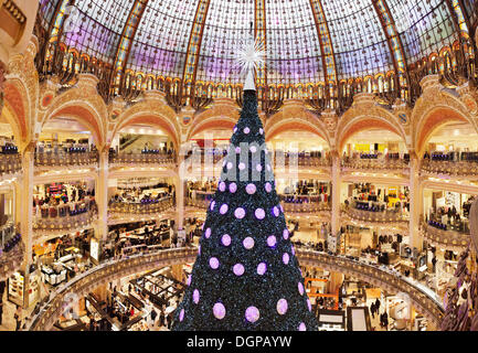 The Dome, Interior Christmas tree decorations at Galeries Lafayette