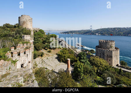Rumeli Hisari, Fortress of Europe, in Sariyer, Fatih Sultan Mehmet Bridge, 2nd Bosphorus bridge, Bosphorus, Istanbul, Turkey Stock Photo