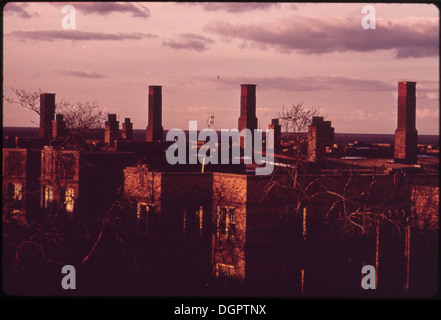 ROOFTOPS IN CHICAGO'S NORTH SIDE Stock Photo - Alamy