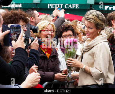 Bruges, Belgium. 25th Oct, 2013. Queen Mathilde of Belgium during the welcome ceremony in Bruges, Belgium, 25 October 2013. Photo: Albert Nieboer //dpa/Alamy Live News Stock Photo