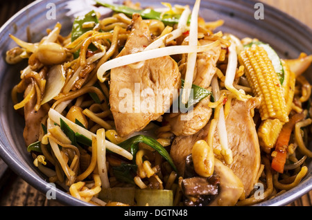 stir fried noodles with chicken Stock Photo