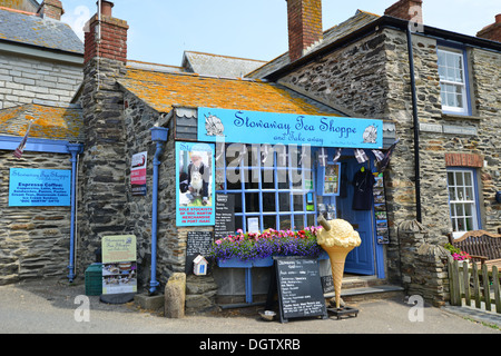 Stowaway Tea Shoppe, Fore Street, Port Isaac, Cornwall, England, United Kingdom Stock Photo