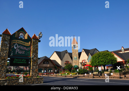 the christmas place shopping village pigeon forge tennessee usa stock photo - Christmas Shop Pigeon Forge the christmas place shopping village pigeon forge tennessee usa stock photo - Christmas Shop Pigeon Forge