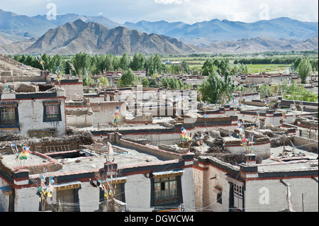 View of the historic district, houses with flat roofs, Gyantse, Himalaya Range, Central Tibet, Ue-Tsang, Tibet Autonomous Region Stock Photo