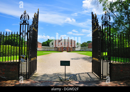 New Bern, North Carolina: Entrance gate, round sentry booths, and Stock ...