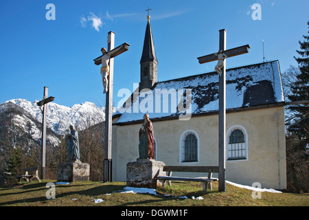 Nicholas Chapel on Vestbuehl Mountain, crucifixion group, Ester Mountains, Eschenlohe, Loisach, Loisachtal Valley, Upper Bavaria Stock Photo