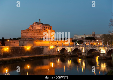Ponte Sant'Angelo bridge and Castel Sant'Angelo castle in the evening light, Rome, Lazio, Italy, Southern Europe, Europe Stock Photo