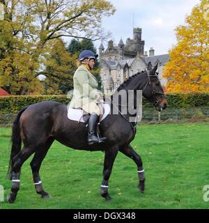 Houston, Renfrewshire, Scotland, UK. 26/10/2013. Lanarkshire & Renfrewshire Foxhounds gather for the first hunt of the season in the grounds of Houston House, Renfrewshire Stock Photo