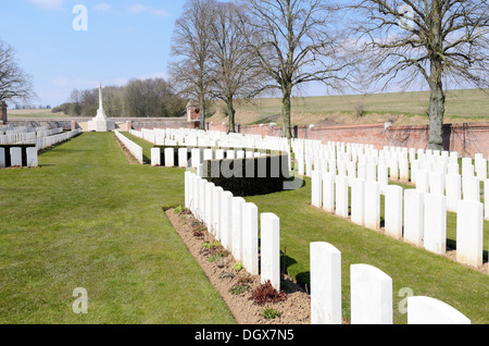 Ancre British Cemetery where 2540 Commonwealth casualties of the First World War are buried or commemorated in the cemetery Stock Photo