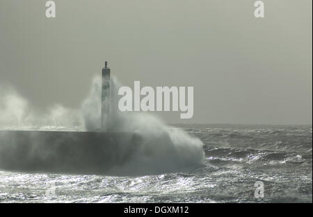 Aberystwyth, Wales, UK. Aberystwyth promenade being hit by the St Jude gale force winds on Sunday October 27th 2013. Credit:  Barry Watkins/Alamy Live News Stock Photo