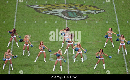 London, UK. 27th Oct, 2013. Cheerleaders during the NFL International Series game San Francisco 49ers v Jacksonville Jaguars at Wembley Stadium. Credit:  Action Plus Sports/Alamy Live News