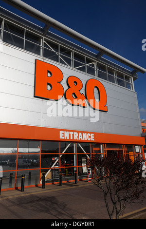 B+q Large Retail Diy Home Improvement Shopping Store In The Uk Stock ...