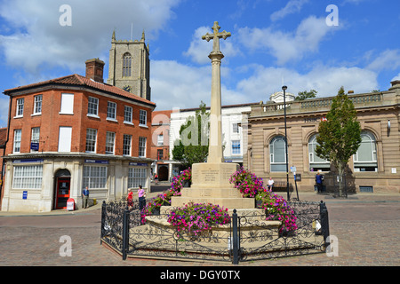 War memorial in Market Place, Fakenham, Norfolk, England, United Kingdom Stock Photo