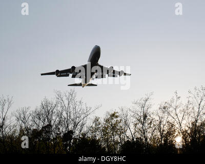 Jumbo Jet Boeing 747 on landing approach, Frankfurt Airport, Frankfurt am Main, Hesse Stock Photo