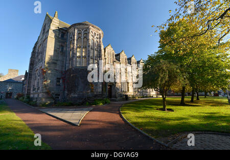 Autumnal park at King&#39;s College Chapel, High Street, New King&#39;s, Old Aberdeen, Aberdeen, Scotland, United Kingdom Stock Photo