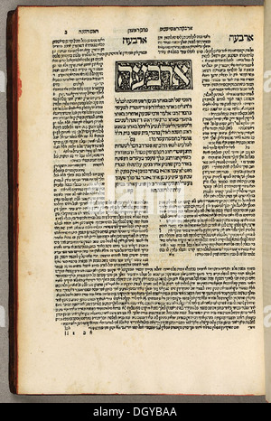 5642. Talmud, page showing the Talmudic tractate for the festival of Rosh HaShanna (Jewish New Year) Blomberg collection Stock Photo