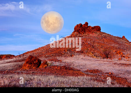 Full moon, Cawnpore Lookout, Queensland, Australia