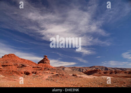 Mexican Hat Rock, near Mexican Hat, Utah, United States Stock Photo