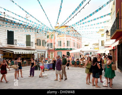Evening market in Es Mercadal, Menorca, Balearic Islands, Spain, Southern Europe, Europe Stock Photo