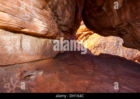 Altatl Rock Petroglyphs. Ancient drawing over 4,000 years old in the Valley of Fire Stock Photo