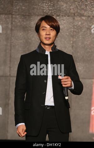 Taipei, China. 27th Oct, 2013. Korean star Andy Lee, member of Korean pop group Shinhwa, meets fans in Taipei, China on Sunday October 27, 2013. © TopPhoto/Alamy Live News Stock Photo