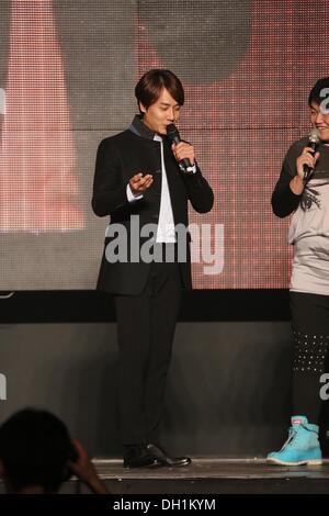 Taipei, China. 27th Oct, 2013. Korean star Andy Lee, member of Korean pop group Shinhwa, meets fans in Taipei, China on Sunday October 27, 2013. © TopPhoto/Alamy Live News Stock Photo