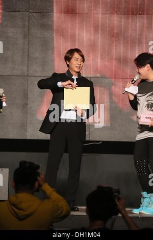 Taipei, China. 27th Oct, 2013. Korean star Andy Lee, member of Korean pop group Shinhwa, meets fans in Taipei, China on Sunday October 27, 2013. © TopPhoto/Alamy Live News Stock Photo