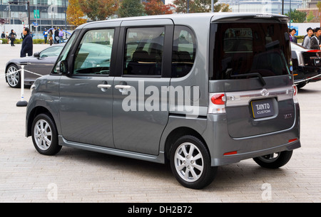 the-2008-daihatsu-tanto-custom