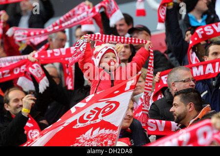 Fans of the Bundesliga football club FSV Mainz 05, Mainz, Rhineland-Palatinate, Germany Stock Photo