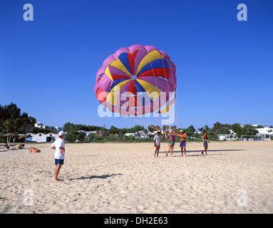 Parascending on Hammament Beach, Hammamet, Nabeul Governorate, Tunisia Stock Photo