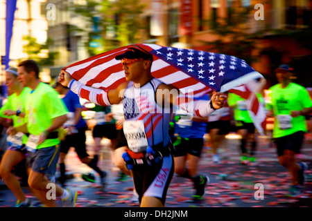 Chicago Marathon runners completed the 2013 Chicago Marathon Banck Of America Stock Photo