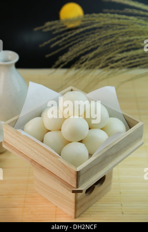 Tsukimi-dango (Japanese dumplings for moon viewing Stock Photo - Alamy