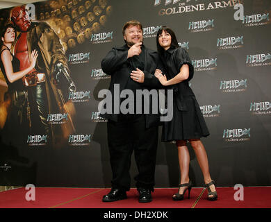 Selma Blair and Guillermo del Toro (director) at the photocall of 'Hellboy II: The Golden Army' in Berlin on the 19th of August in 2008. Stock Photo