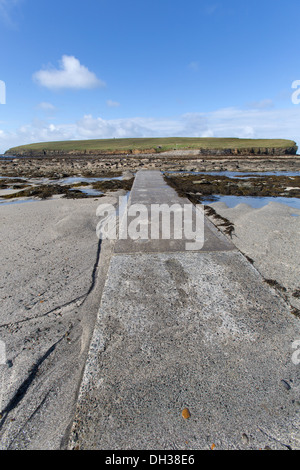 Islands of Orkney, Scotland. The causeway leading from Orkney’s mainland to the tidal island Brough of Birsay. Stock Photo