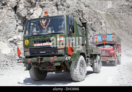 Indian Army Stallion recovery vehicle negotiates Zoji La Pass in the Himalayan region of Kashmir Stock Photo